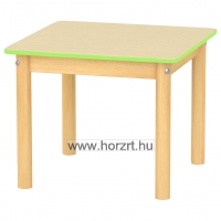 Óvodai négyzet asztal, 60x60x58 cm - juhar asztallap-zöld élzárással