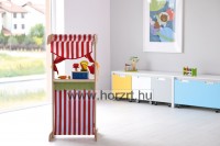 Bábszínház és elárusítópult egyben