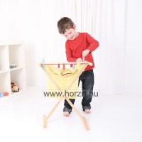 Ruhaszárító állvány szerepjátékhoz