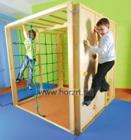 Mozgásfejlesztő mászókocka tornaszobába