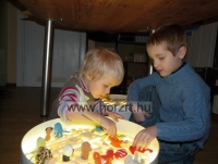 Szenzoros világítós tálca