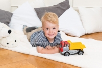 Dömper figurával 22 cm 24 hó+