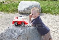 Mentőautó figurával<br>28 cm 24 hó+