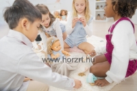 Baba, európai, pigmenthiányos 38 cm 10 hó+