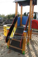 Csúszdás torony amőbával