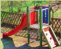 Bölcsődei csúszdás játszóvár - létrás, mászófalas