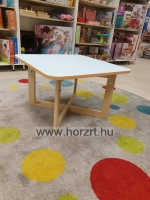 Gyermekasztal állítható lábbal, lekerekített élzárással 65x65 cm, pasztellkék